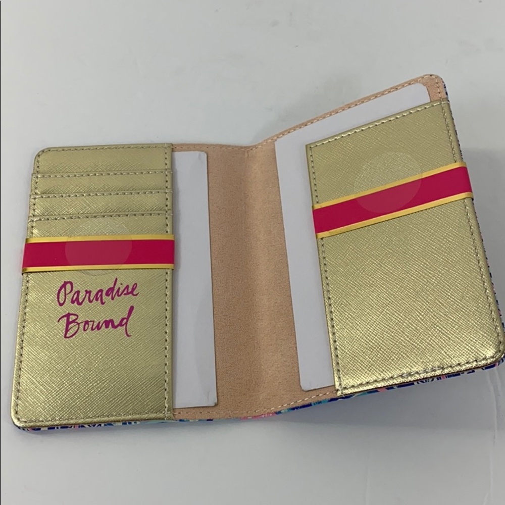 Lilly Pulitzer Scale Up Passport Cover, New - Picture 4 of 5